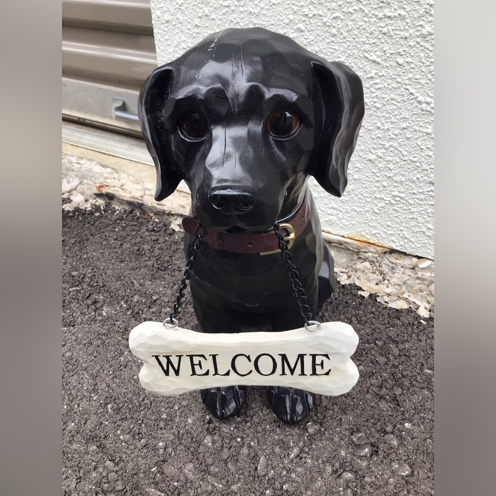 Black Labrador Welcome Statue